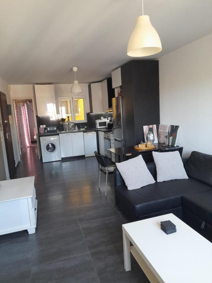 Bright top floor apartment! Zakynthos Buitenkant foto